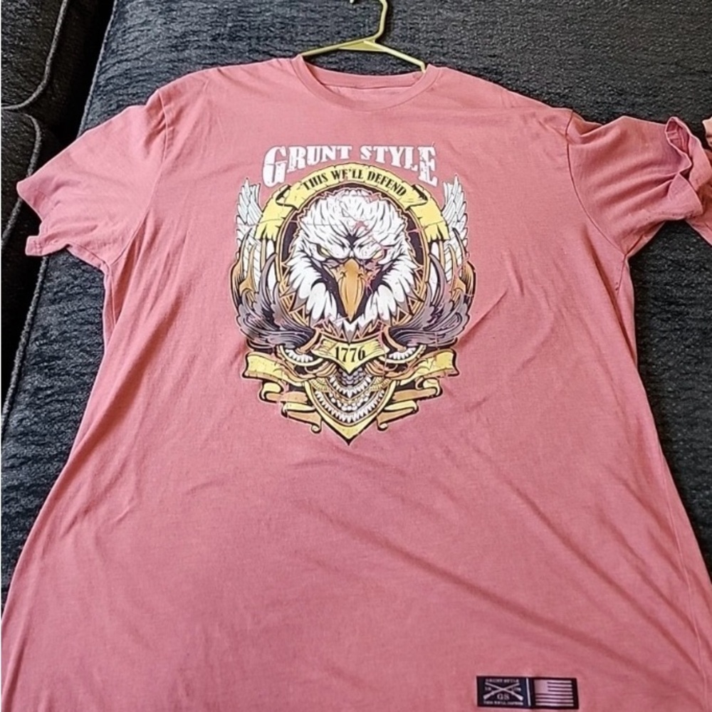 Grunt Style Women’s Coral Eagle Tee (Discontinued) 2X Preowned- Good!